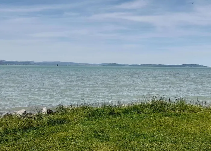 Victoria Wave * בלטונוסוד